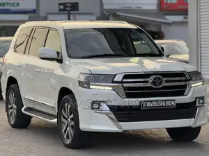 Toyota Land Cruiser 4.5 V8 VXR 2019 White