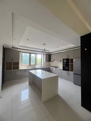 3bdrm House in Ada Estate for rent