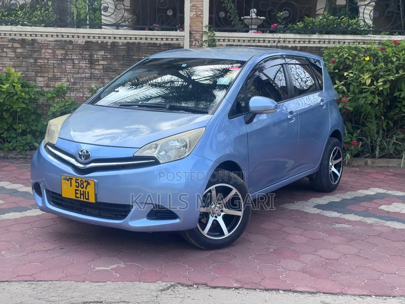 Toyota Ractis 2012 Blue