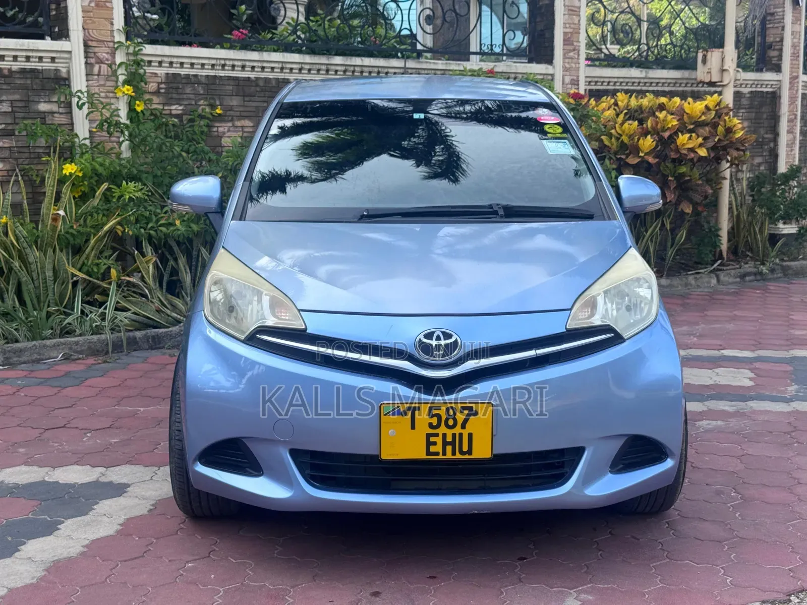 Toyota Ractis 2012 Blue