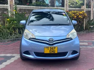 Toyota Ractis 2012 Blue