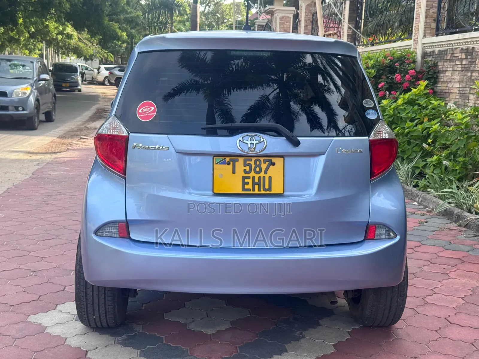 Toyota Ractis 2012 Blue