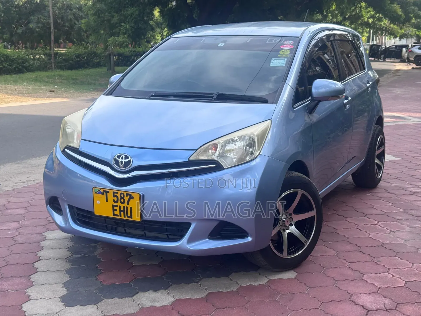 Toyota Ractis 2012 Blue