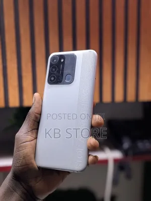 Tecno Spark 8C 64 GB White