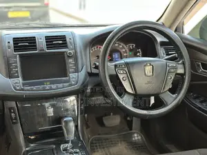 Toyota Crown 2009 White