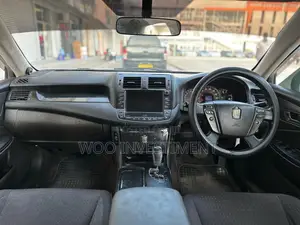 Toyota Crown 2009 White