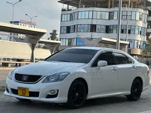 Toyota Crown 2009 White