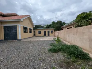 5bdrm House in Red House, Arusha for sale