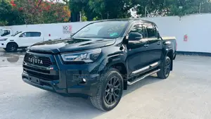Toyota Hilux 2022 Black