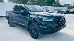 Toyota Hilux 2022 Black