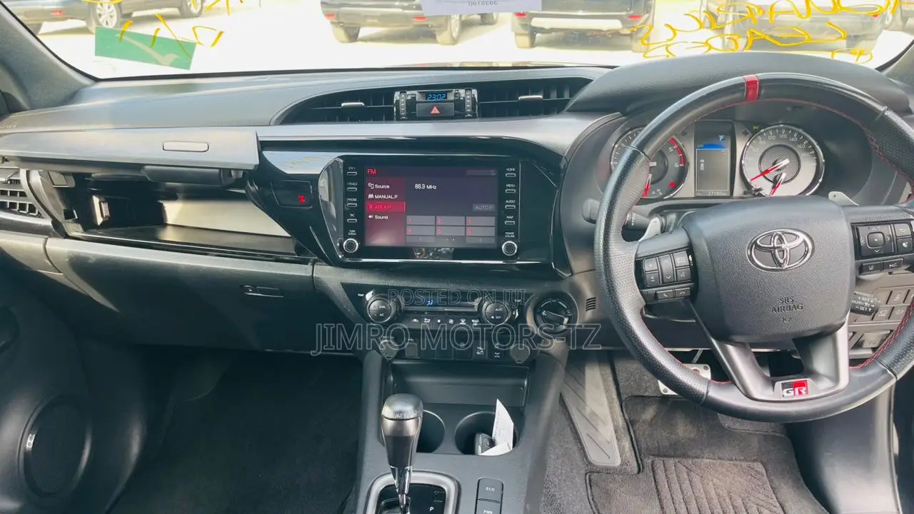 Toyota Hilux 2022 Black