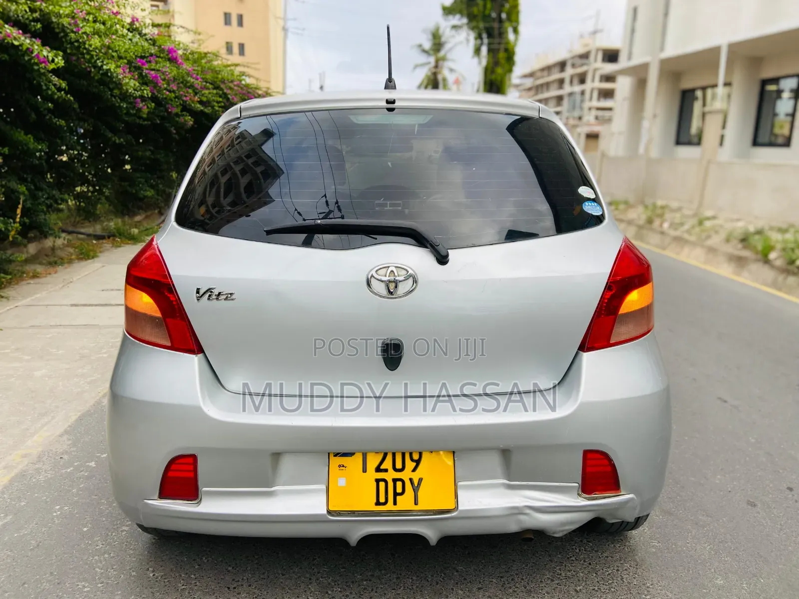 Toyota Vitz 2004 Silver
