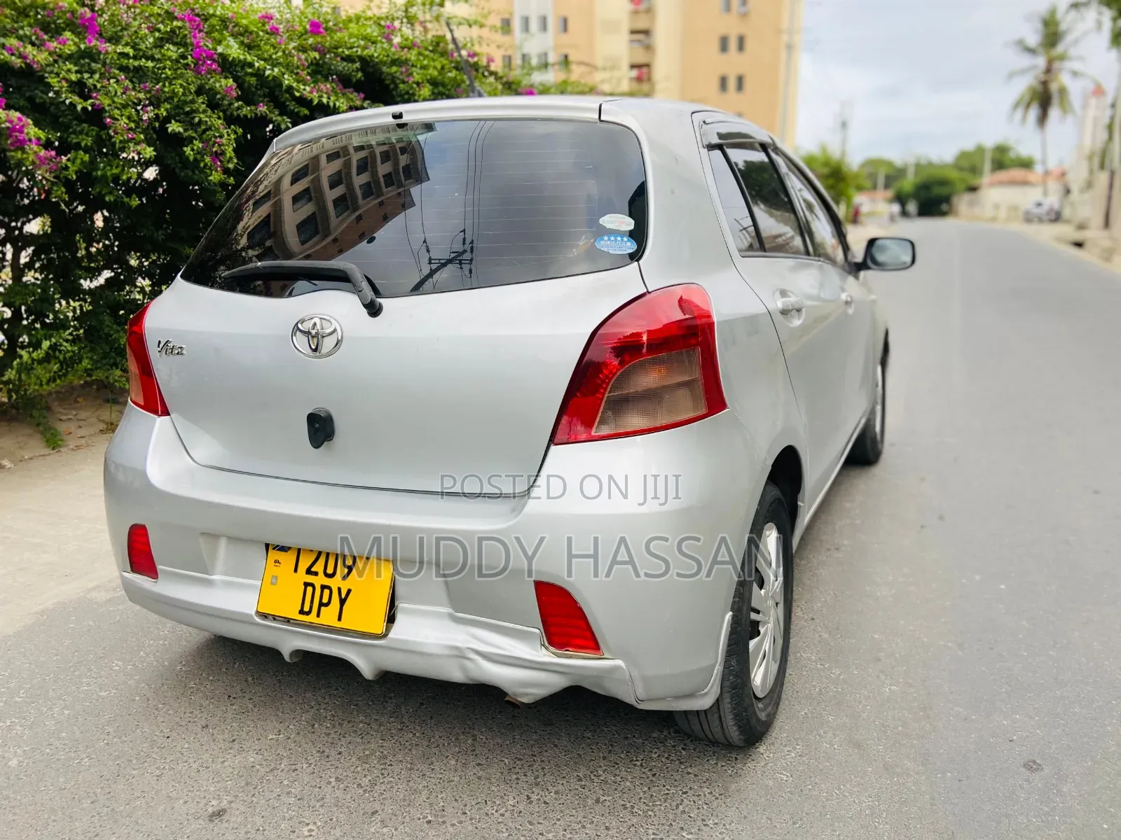 Toyota Vitz 2004 Silver