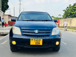Toyota IST 2005 Blue