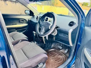 Toyota IST 2005 Blue