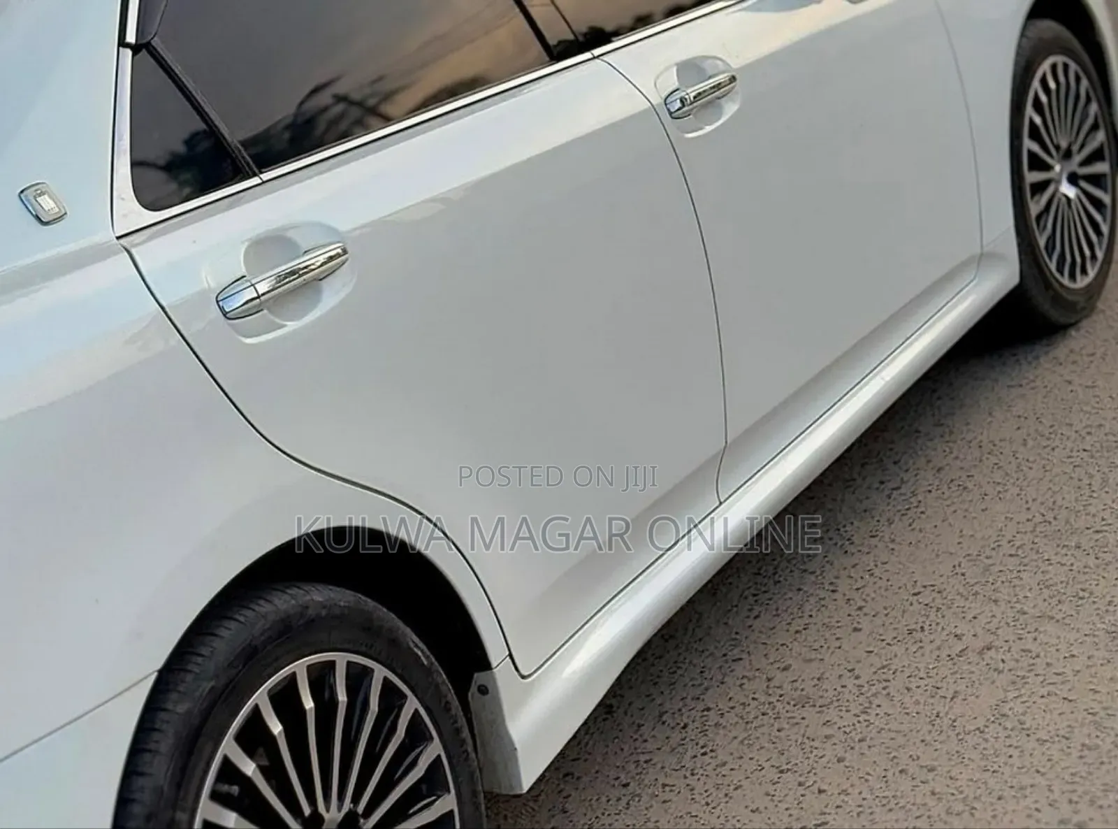 Toyota Crown 2010 White