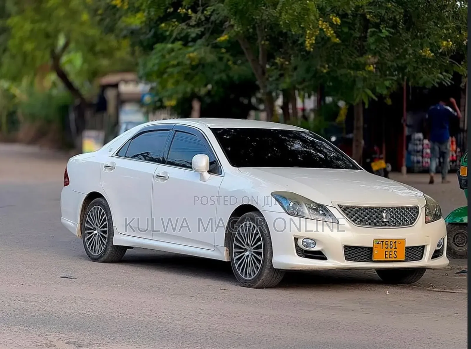 Toyota Crown 2010 White