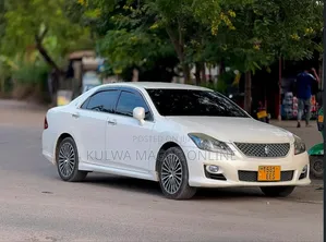 Toyota Crown 2010 White