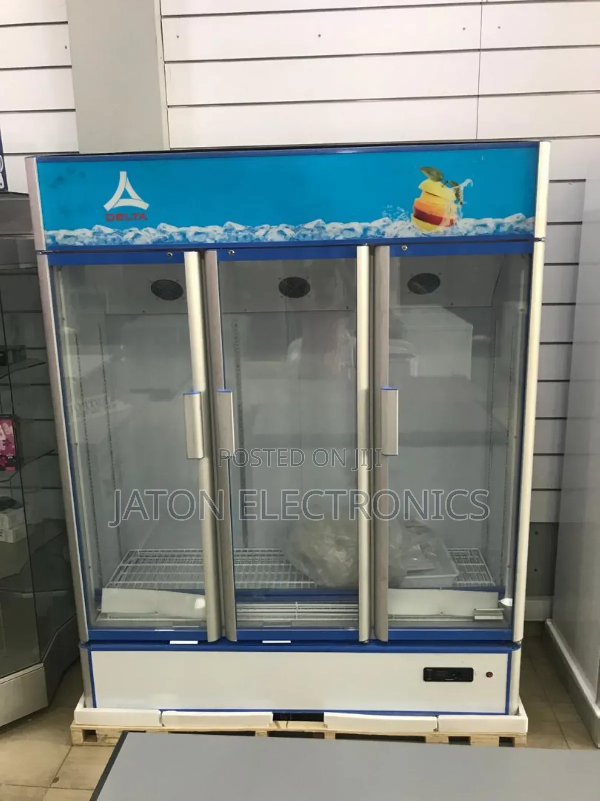 *Delta Showcase 3door SCD 1050L