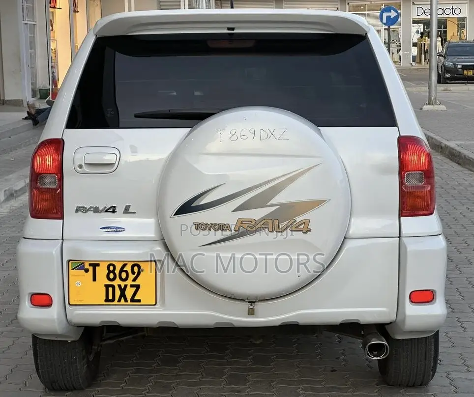 Toyota RAV4 2004 White
