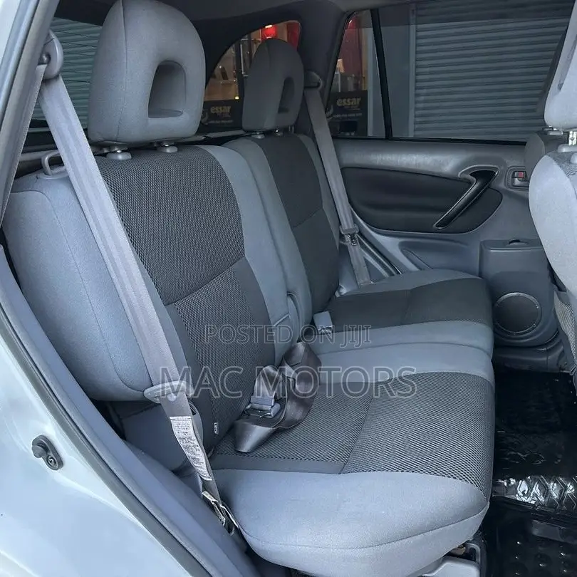 Toyota RAV4 2004 White