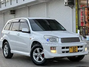 Toyota RAV4 2004 White