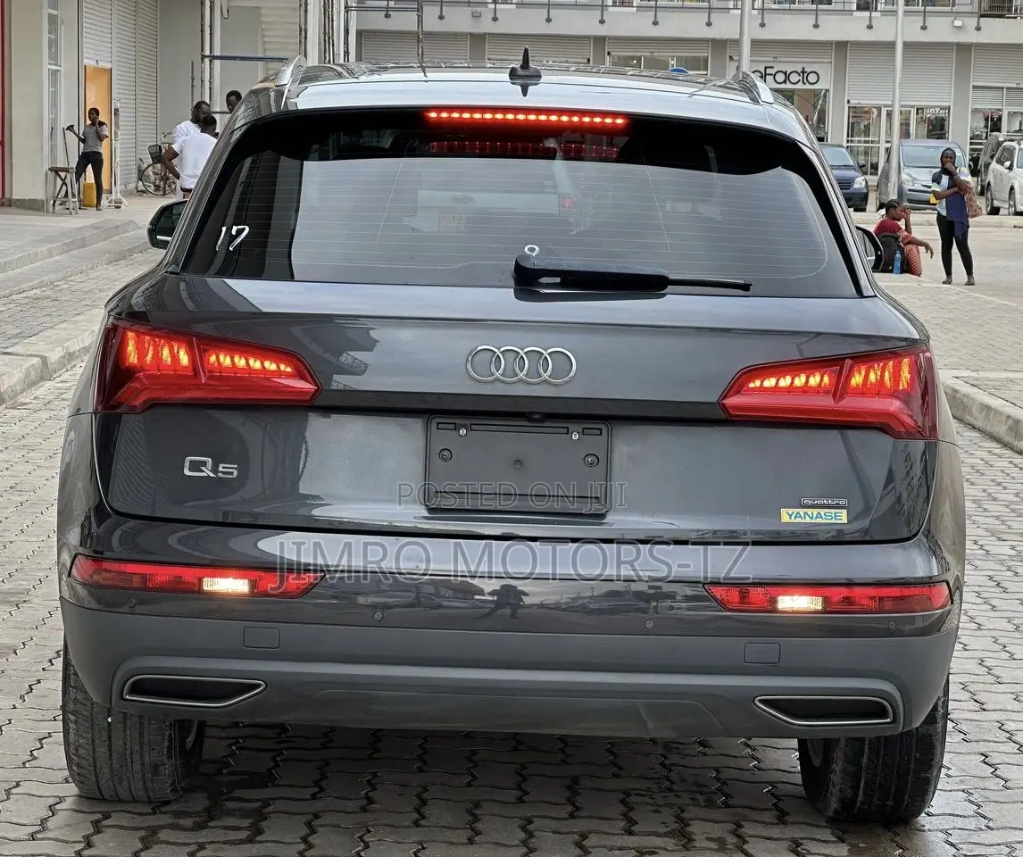 Audi Q5 2018 Black