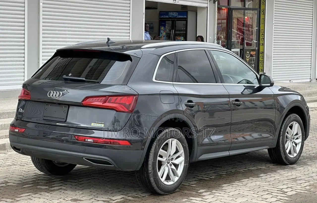 Audi Q5 2018 Black