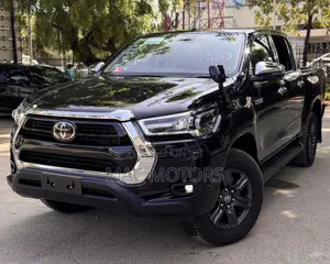 Toyota Hilux 2023 Matt Black