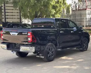 Toyota Hilux 2023 Matt Black