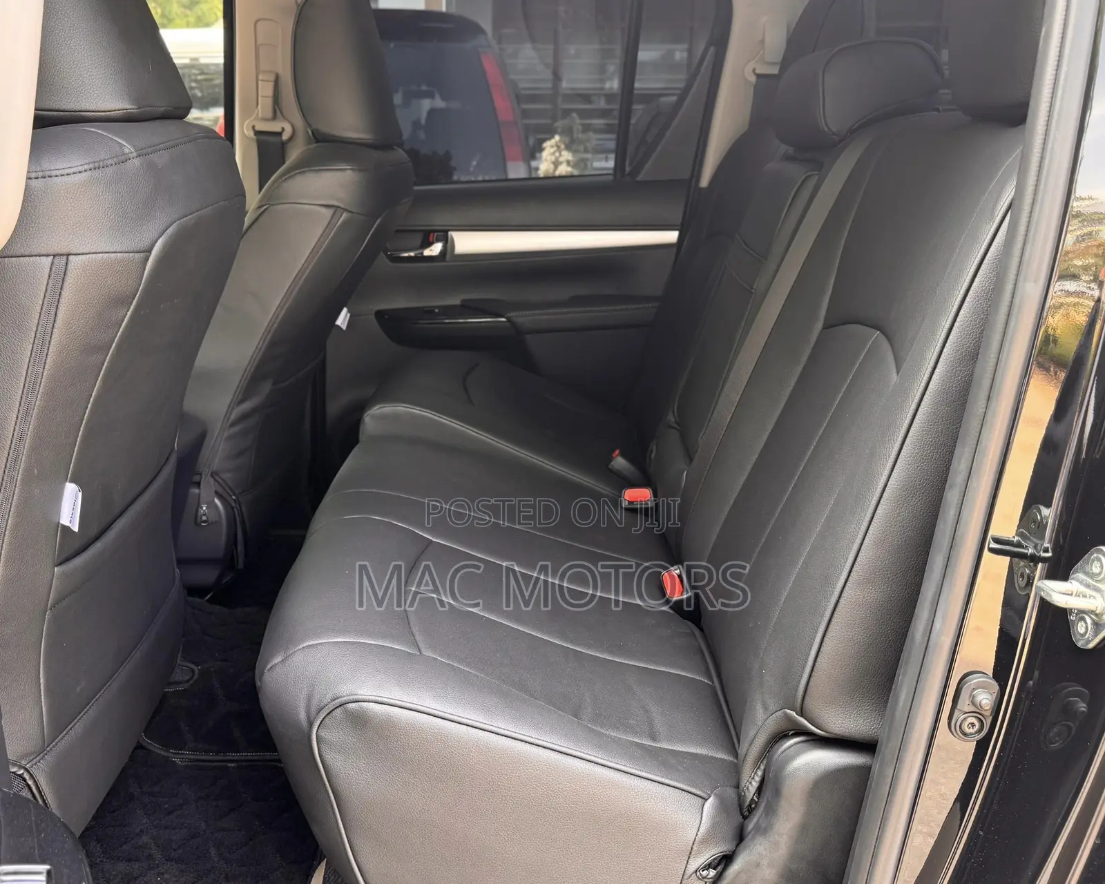Toyota Hilux 2023 Matt Black