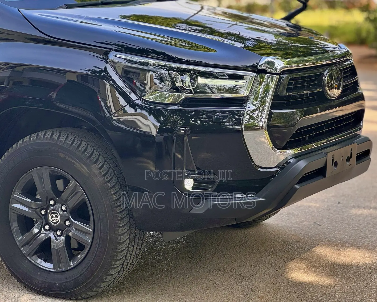 Toyota Hilux 2023 Matt Black