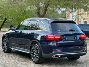 Mercedes-Benz GLC-Class 2016 Blue