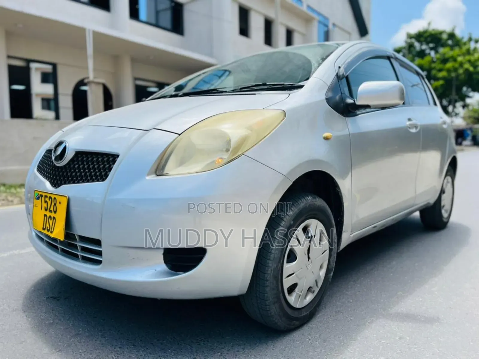 Toyota Vitz 2006 Silver