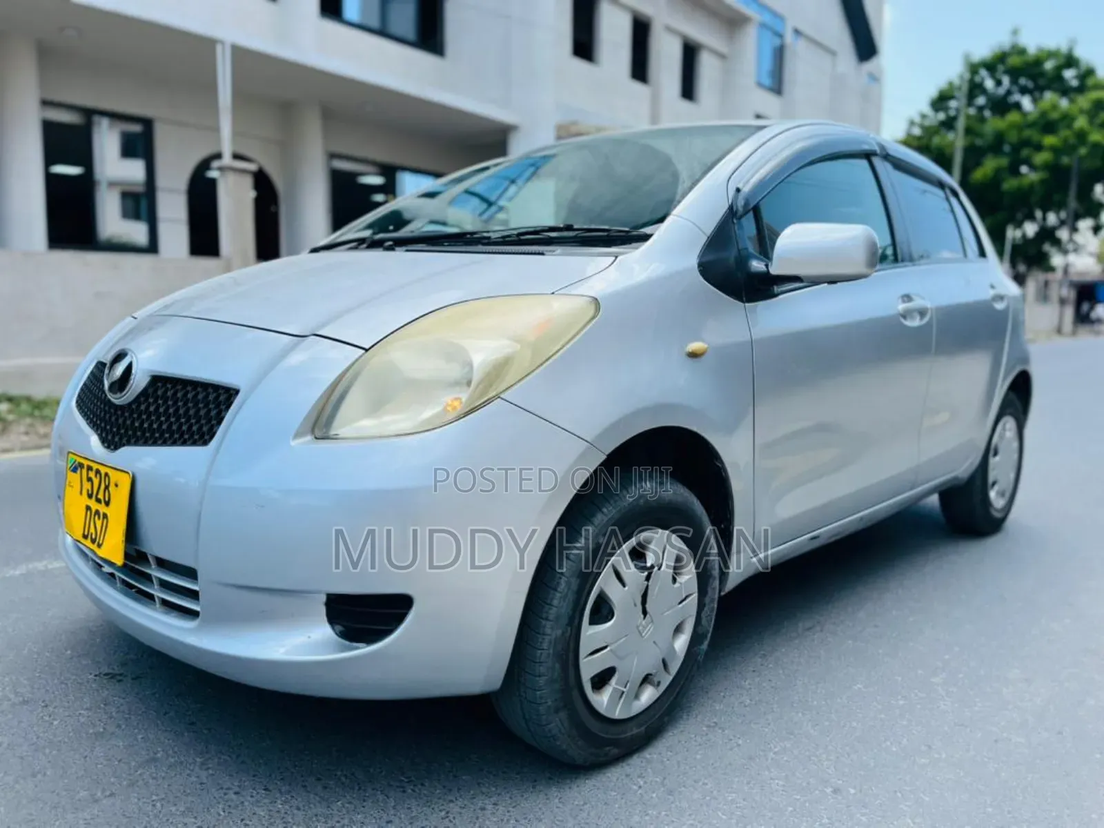 Toyota Vitz 2006 Silver
