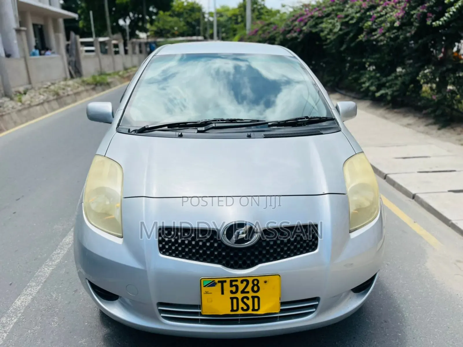 Toyota Vitz 2006 Silver