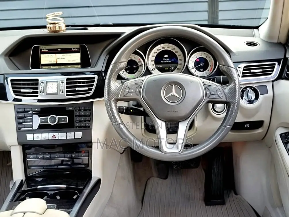 Mercedes-Benz E250 SV Premium 2014 Black
