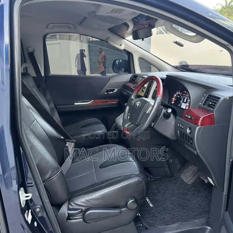Toyota Vellfire 2009 Blue