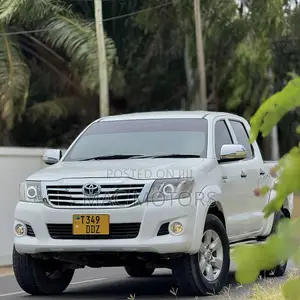 Toyota Hilux 2014 White