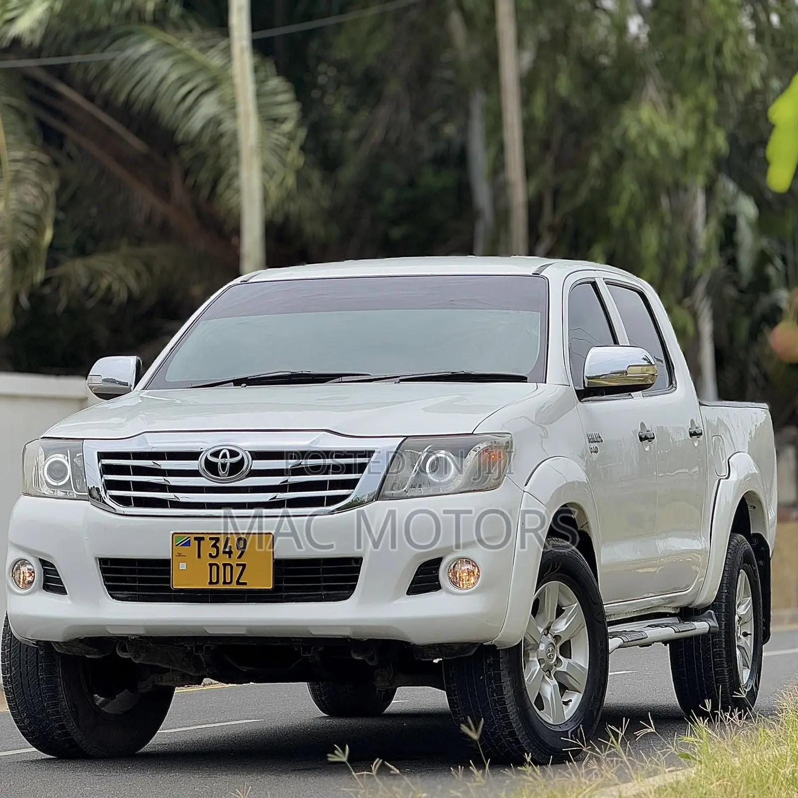 Toyota Hilux 2014 White