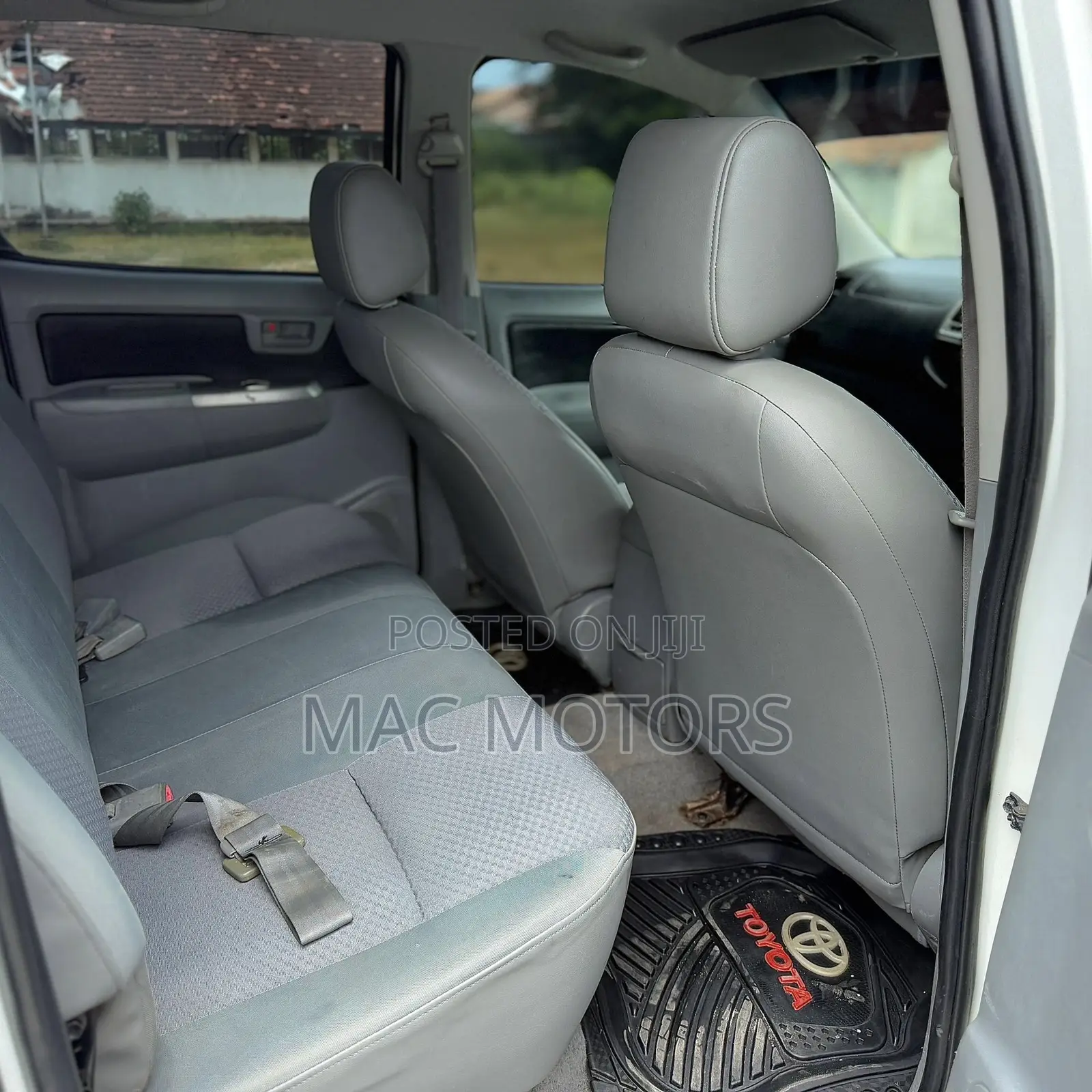 Toyota Hilux 2014 White