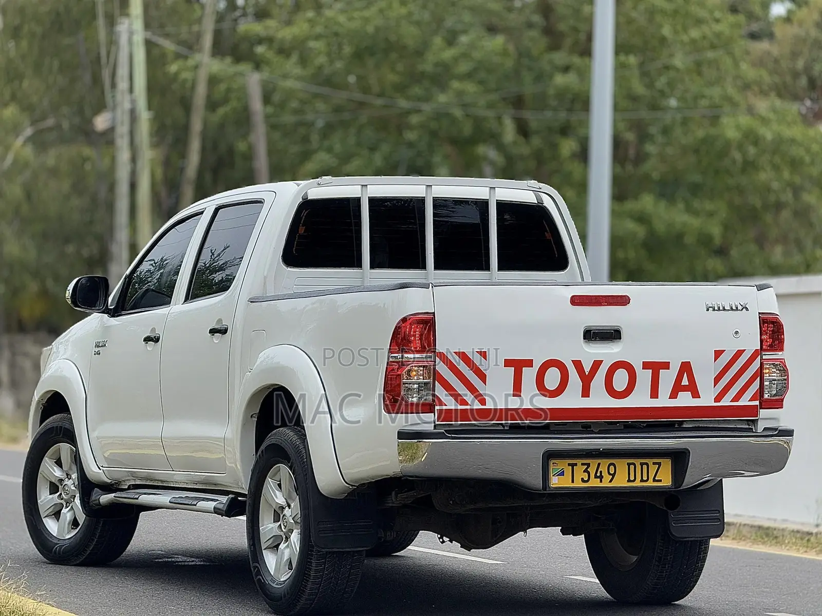Toyota Hilux 2014 White