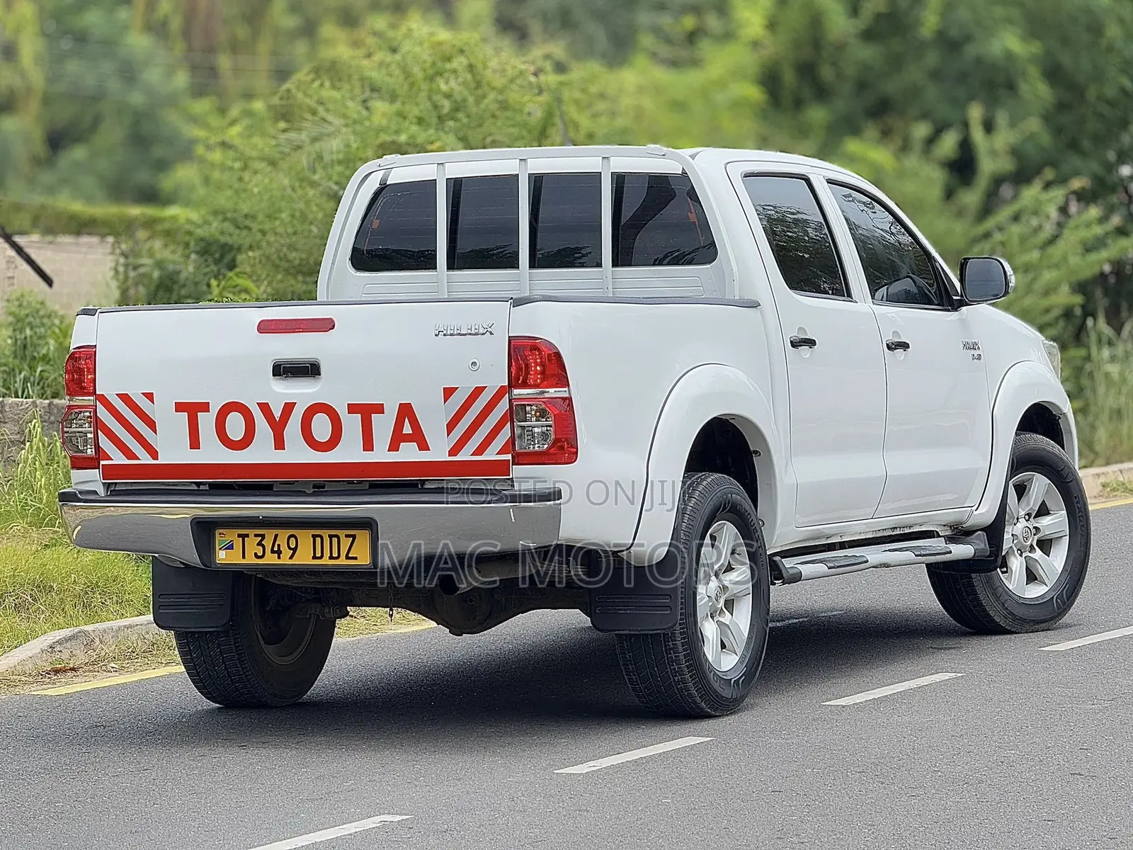 Toyota Hilux 2014 White