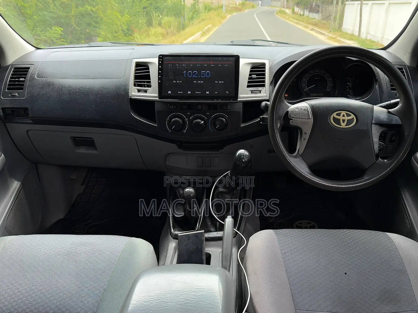 Toyota Hilux 2014 White