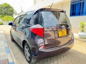 Toyota Ractis 2012 Black