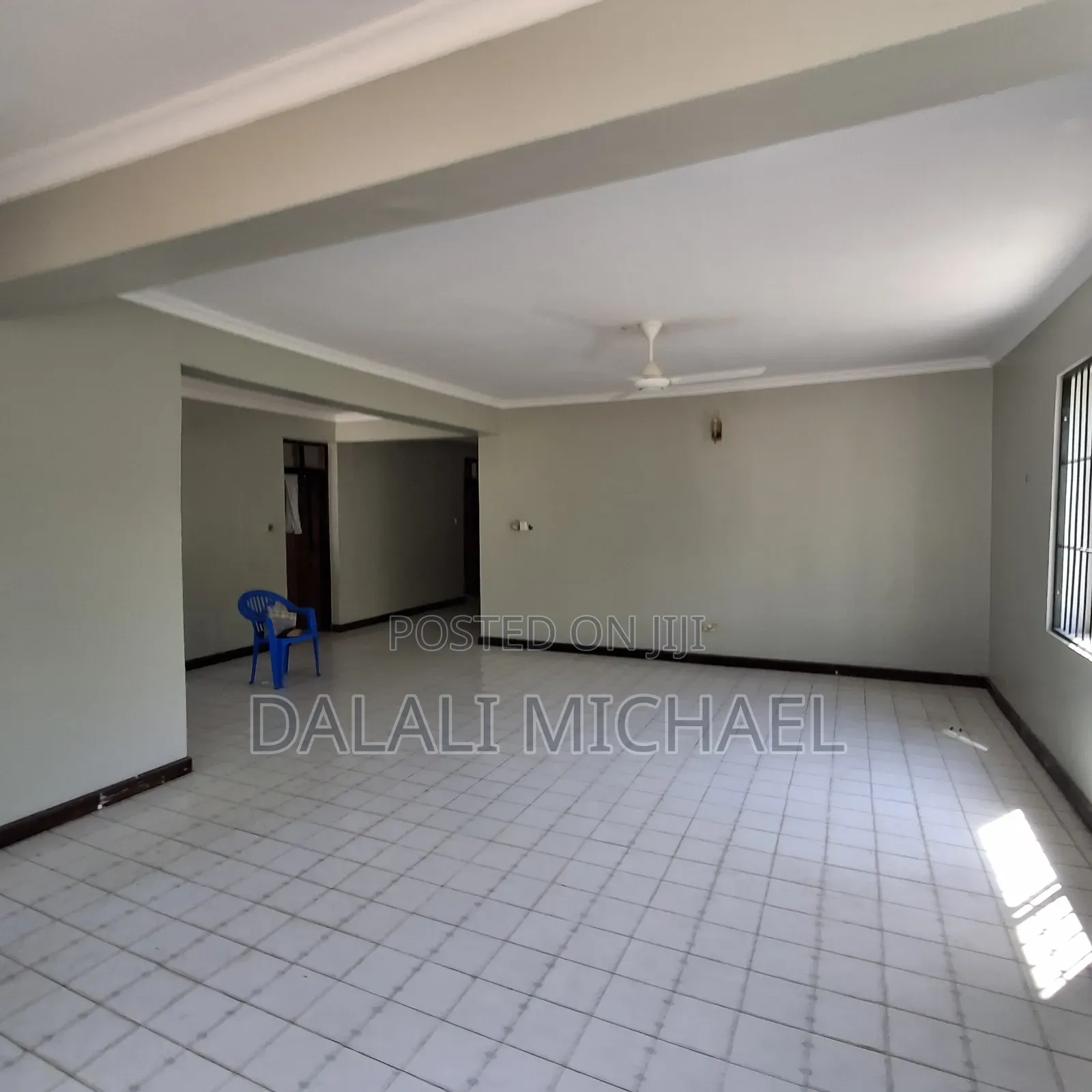 8bdrm Apartment in Mikocheni for sale