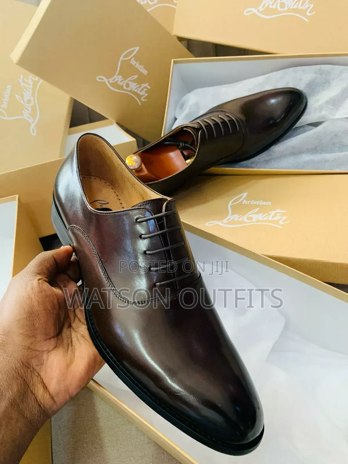 Viatu Vya Ngozi Vya CHRISTIAN Louboutin