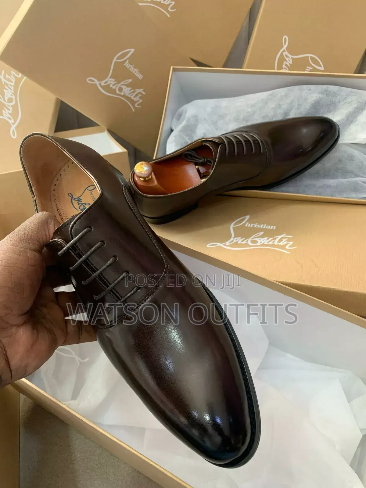 Viatu Vya Ngozi Vya CHRISTIAN Louboutin