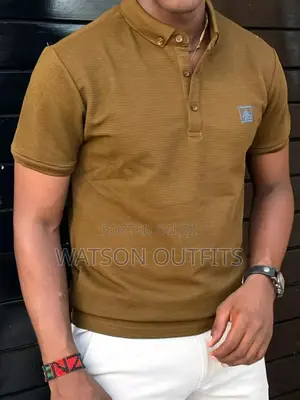 Formsix/Tshirts Zenye Mwonekano Bomba