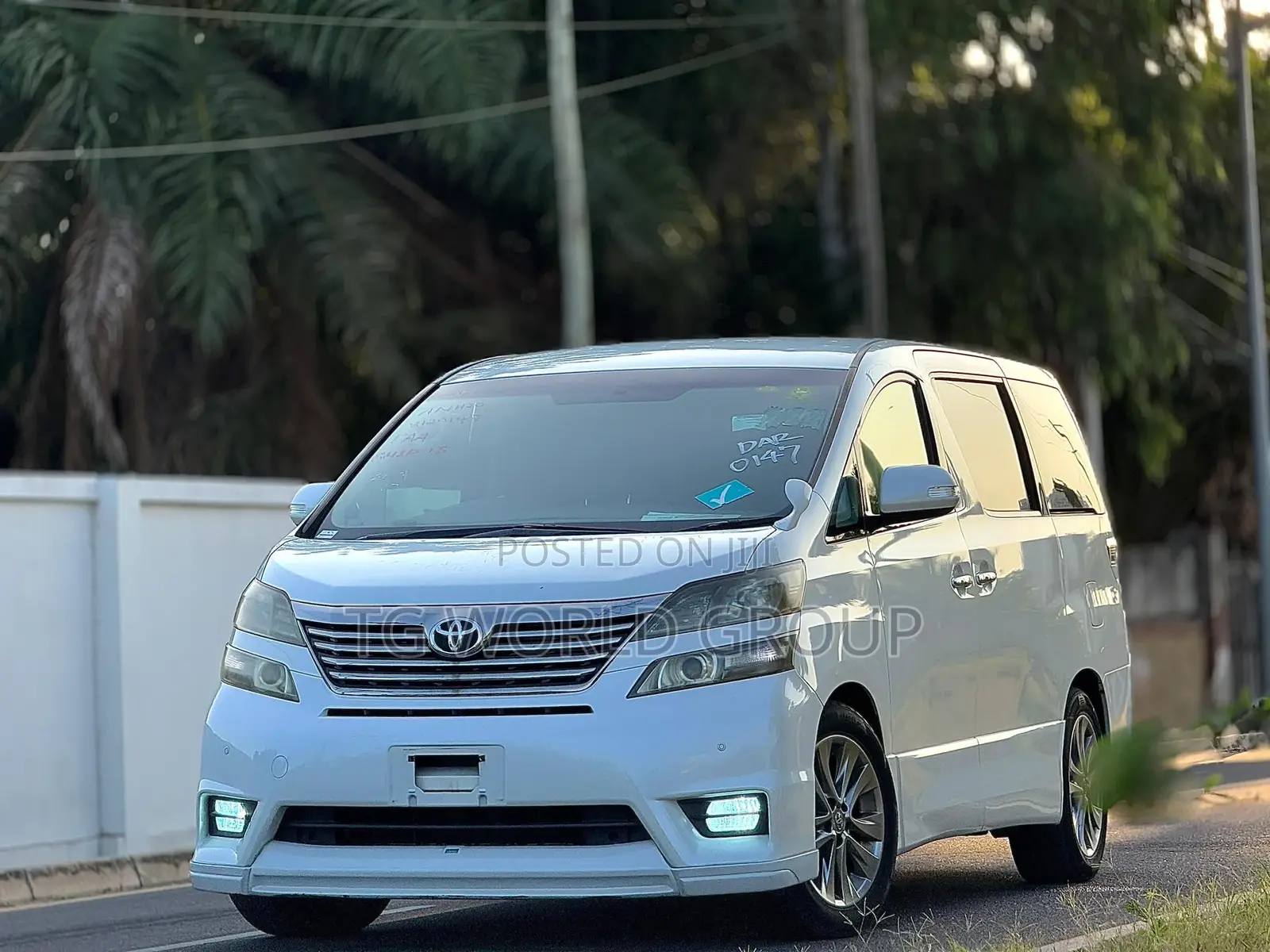 Toyota Vellfire 2010 White